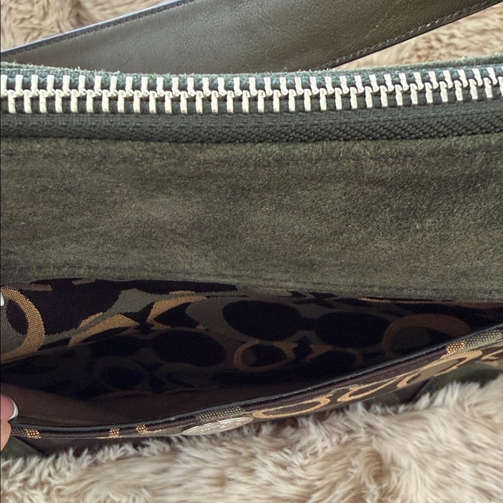 Vintage Coach Chelsea Optic Shoulder Bag - Picture 8 of 14